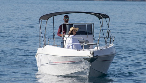 Visit the Wonders of the South Adriatic by Speedboat - Blueline 21 3