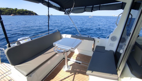 Gita in barca Antares 8 3